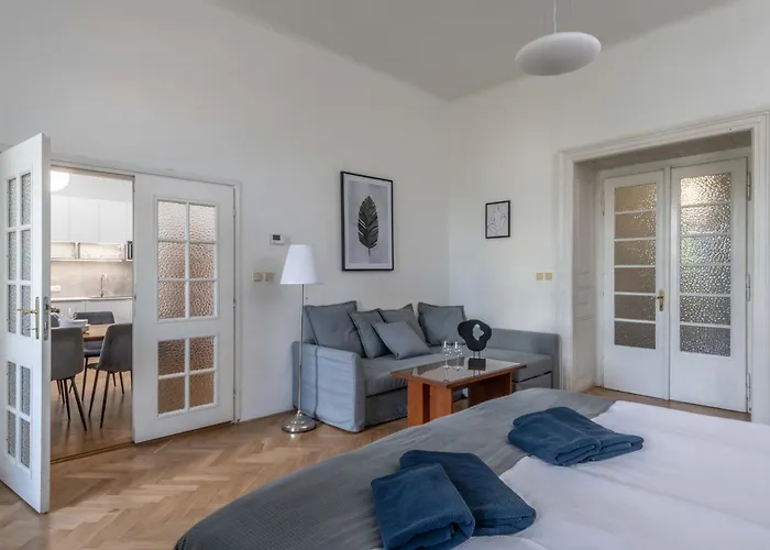 Centrally Located 3bd Near National Museum