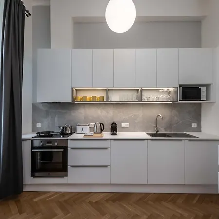 Centrally Located 3bd Near National Museum Apartment