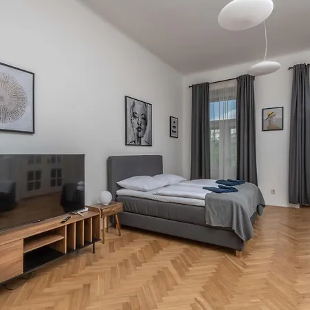 Centrally Located 3bd Near National Museum *