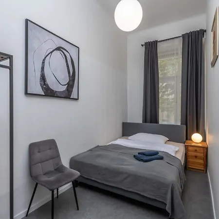 Centrally Located 3bd Near National Museum Apartment
