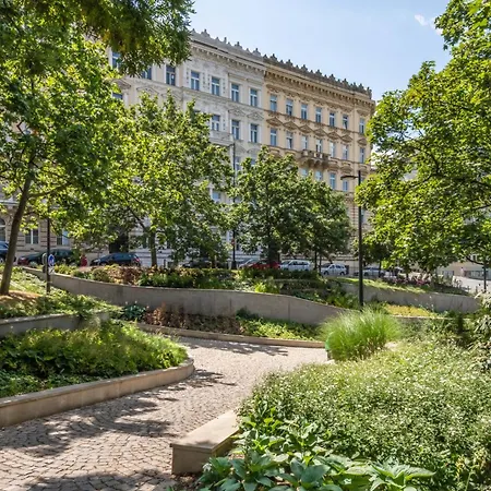 Apartment Centrally Located 3bd Near National Museum Prague