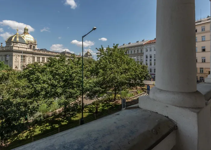 Апартаменты Centrally Located 3bd Near National Museum Прага