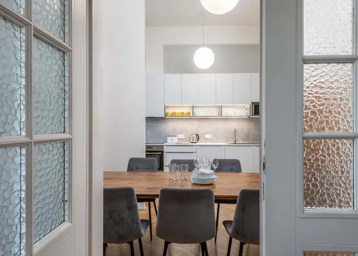 Centrally Located 3bd Near National Museum Апартаменты *