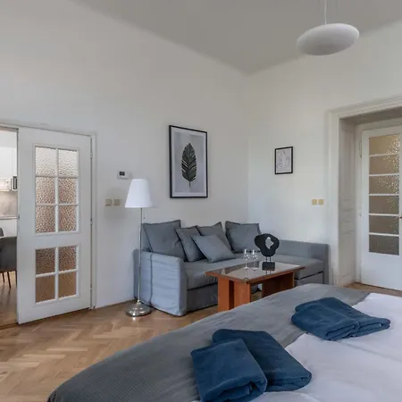 Centrally Located 3bd Near National Museum